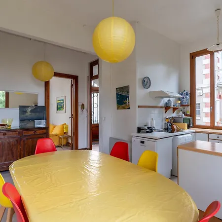 Holiday home Grande Maison Arcachonnaise Typique Avec Jardin Arbore, Pres De La Plage Et Des Pistes Cyclables - Fr-1-319-493 Arcachon